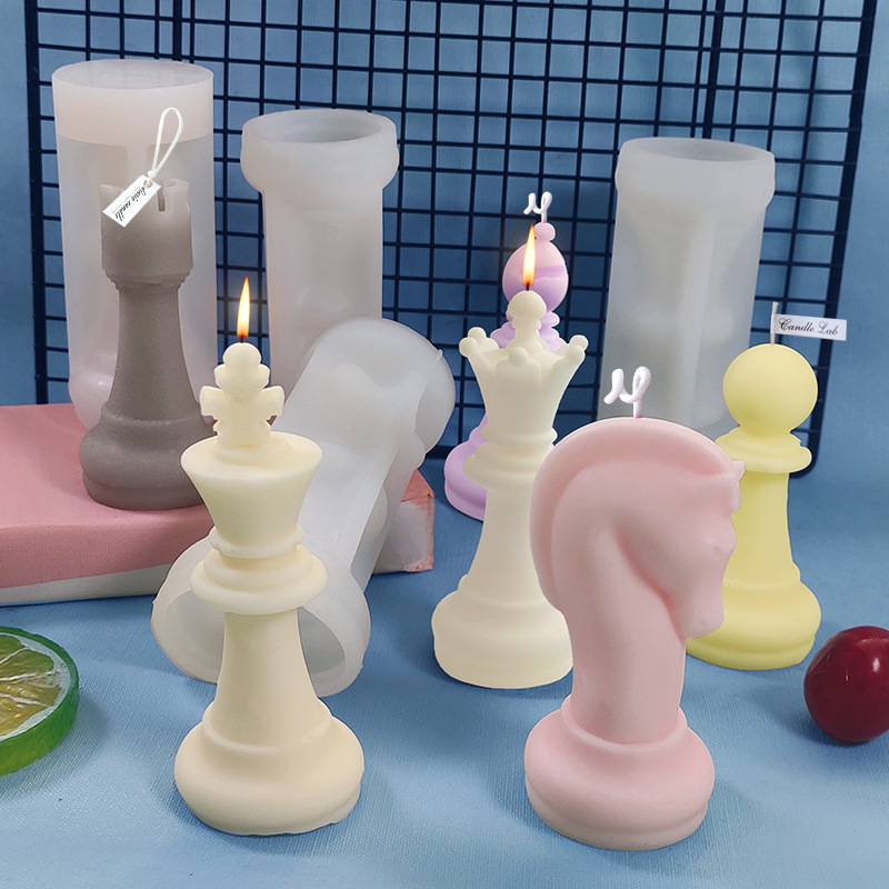 Chess Piece Candles Silicone M - огляд і ціна Candle. Queen